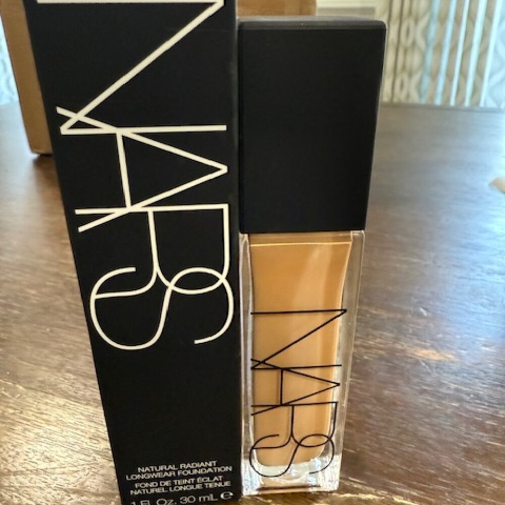 NARS Natural Radiant Longwear Foundation - Medium 4 Barcelona - Brand new in box